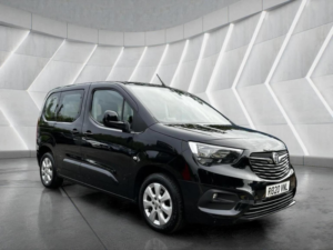 2020 Vauxhall Combo Life 1.5 Turbo D Blueinjection Energy Auto Euro 6 (s/s) 5dr in Black — image 3