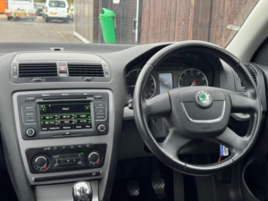 2009 Skoda Octavia 1.9 Tdi Elegance Euro 4 5dr in Grey — image 4