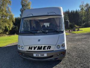 1998 Hymer B544 Motorhome Drop Down Bed in Silver — image 3