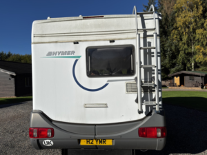 1998 Hymer B544 Motorhome Drop Down Bed in Silver — image 5