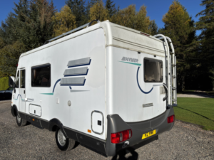 1998 Hymer B544 Motorhome Drop Down Bed in Silver — image 6