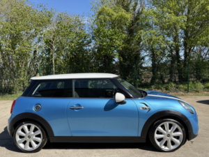 2015 MINI Hatch 2.0 Cooper S 3-Door Hatch in Blue — image 2