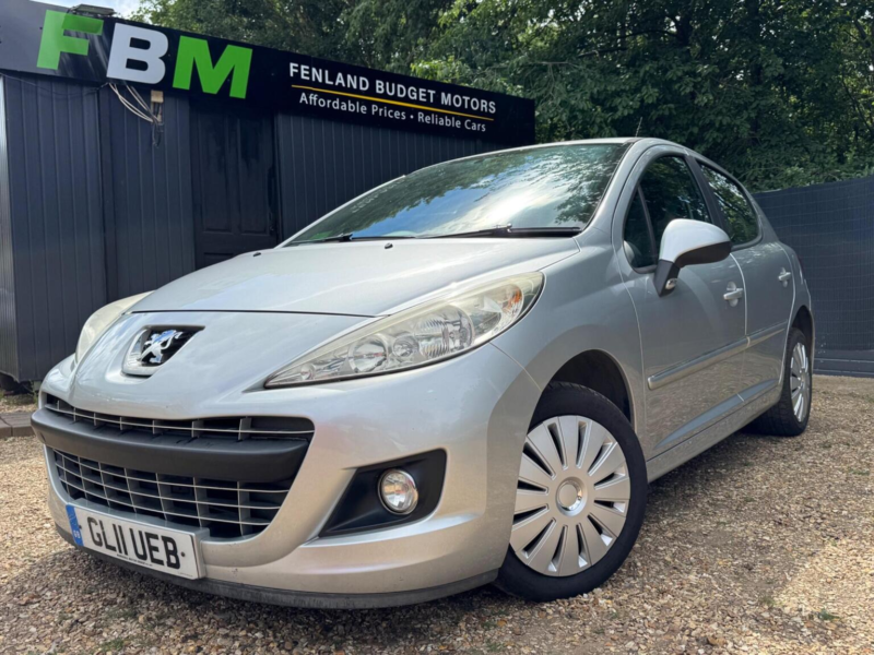 2011 Peugeot 207 1.4 Active Euro 5 5dr in Silver — image 1