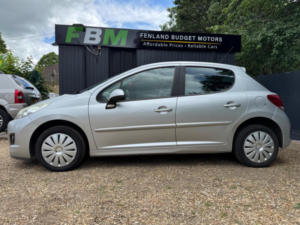 2011 Peugeot 207 1.4 Active Euro 5 5dr in Silver — image 2
