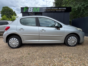 2011 Peugeot 207 1.4 Active Euro 5 5dr in Silver — image 5