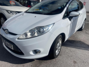 2012 Ford Fiesta 1.25 Zetec 3dr in White — image 3