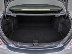 2015 Mercedes-Benz C Class 2.0 C200 Avantguarde Amg Line in Grey — image 5