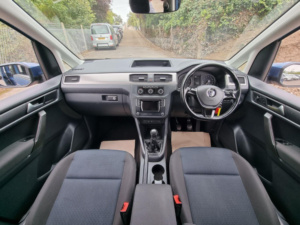 2017 Volkswagen Caddy 2.0 Tdi Bluemotion Tech in Blue — image 2