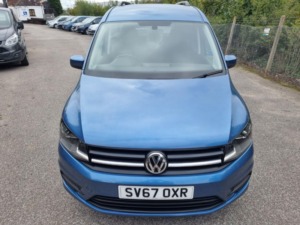 2017 Volkswagen Caddy 2.0 Tdi Bluemotion Tech in Blue — image 5