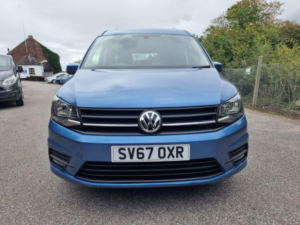 2017 Volkswagen Caddy 2.0 Tdi Bluemotion Tech in Blue — image 6