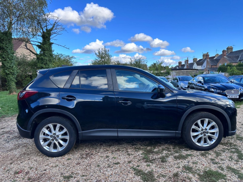 2014 Mazda Cx-5 2.2 Skyactiv-D Sport Nav in Black — image 1