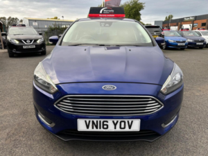 2016 Ford Focus 1.0t Ecoboost Titanium Euro 6 (s/s) 5dr in Blue — image 2