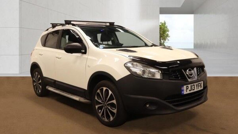 2013 Nissan Qashqai 1.6 Dci 360 2WD Euro 5 (s/s) 5dr in White — image 1