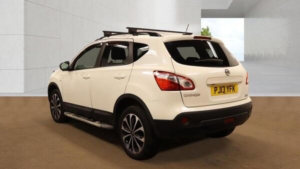 2013 Nissan Qashqai 1.6 Dci 360 2WD Euro 5 (s/s) 5dr in White — image 5