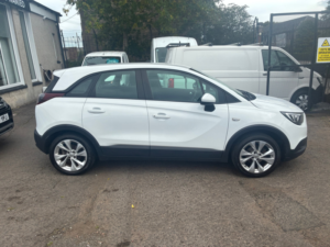 2018 Vauxhall Crossland X 1.2 Se SUV 5dr Petrol Manual Euro 6 (83 Ps) in White — image 2