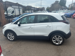 2018 Vauxhall Crossland X 1.2 Se SUV 5dr Petrol Manual Euro 6 (83 Ps) in White — image 6