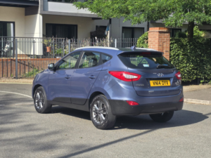 2014 Hyundai Ix35 1.7 Crdi Se SUV 5dr Diesel Manual Euro 5 (s/s) (nav) (115 Ps) in Blue — image 4