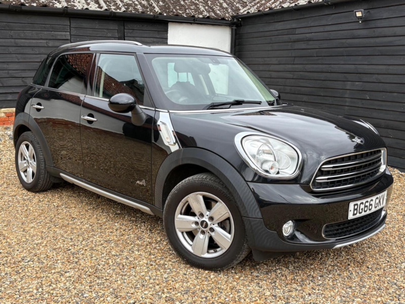 2016 MINI Countryman 1.6 Cooper D All4 Euro 6 (s/s) 5dr in Black — image 1