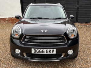 2016 MINI Countryman 1.6 Cooper D All4 Euro 6 (s/s) 5dr in Black — image 2