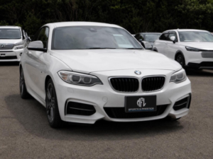 2014 BMW 2 Series 3.0 M235i Auto Euro 6 (s/s) 2dr in White — image 2