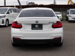 2014 BMW 2 Series 3.0 M235i Auto Euro 6 (s/s) 2dr in White — image 5