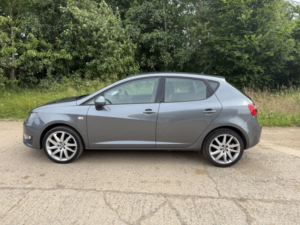 2014 SEAT Ibiza 1.6 Tdi Cr Fr in Grey — image 2