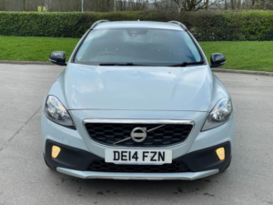 2014 Volvo V40 Cross Country 1.6 D2 Lux Powershift Euro 5 (s/s) 5dr in Blue — image 2