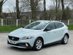 2014 Volvo V40 Cross Country 1.6 D2 Lux Powershift Euro 5 (s/s) 5dr in Blue — image 3