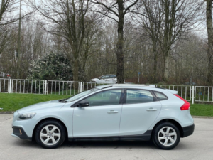 2014 Volvo V40 Cross Country 1.6 D2 Lux Powershift Euro 5 (s/s) 5dr in Blue — image 4