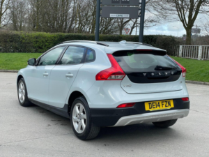 2014 Volvo V40 Cross Country 1.6 D2 Lux Powershift Euro 5 (s/s) 5dr in Blue — image 5