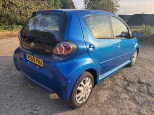 2010 Toyota Aygo 1.0 Vvt-I Blue in Blue — image 3