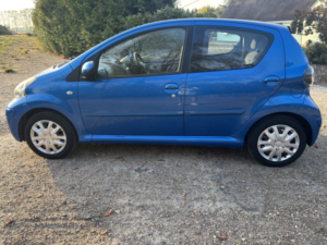 2010 Toyota Aygo 1.0 Vvt-I Blue in Blue — image 6