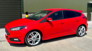 2015 Ford Focus 2.0t Ecoboost St-2 Euro 6 (s/s) 5dr in Red — image 2