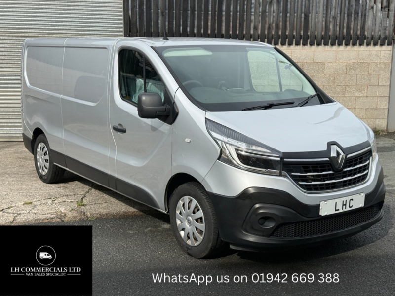 2020 Renault Trafic 2.0 Ll30 Energy Dci 145 Auto Edc Business+ My19 in Silver — image 1