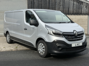 2020 Renault Trafic 2.0 Ll30 Energy Dci 145 Auto Edc Business+ My19 in Silver — image 2