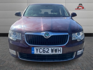 2012 Skoda Superb 2.0 Tdi Se Plus in Red — image 4
