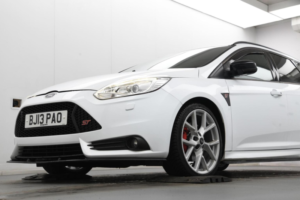 2013 Ford Focus 2.0t Ecoboost St-3 Euro 5 (s/s) 5dr in White — image 3