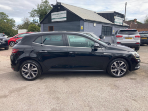 2016 Renault Megane 1.6 Dci Dynamique S Nav Hatchback 5dr Diesel Manual Euro 6 (s/s) (130 Ps) in Black — image 5