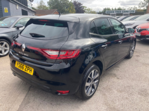 2016 Renault Megane 1.6 Dci Dynamique S Nav Hatchback 5dr Diesel Manual Euro 6 (s/s) (130 Ps) in Black — image 6