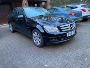 2010 Mercedes-Benz C Class 1.8 C180 Blueefficiency Executive Se Auto Euro 5 4dr in Black — image 2