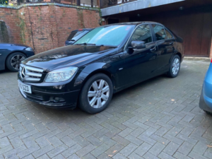 2010 Mercedes-Benz C Class 1.8 C180 Blueefficiency Executive Se Auto Euro 5 4dr in Black — image 5