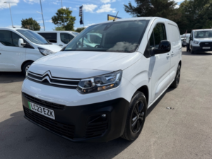 2023 Citroen Berlingo E- Driver Edition M in White — image 2