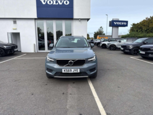 2019 Volvo Xc40 2.0 T4 Momentum Auto Euro 6 (s/s) 5dr in Grey — image 2