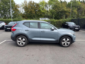 2019 Volvo Xc40 2.0 T4 Momentum Auto Euro 6 (s/s) 5dr in Grey — image 5