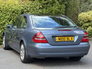 2003 Mercedes-Benz E Class 2.6 E240 Elegance in Blue — image 4