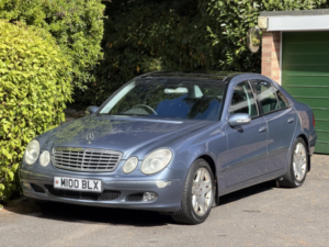 2003 Mercedes-Benz E Class 2.6 E240 Elegance in Blue — image 6