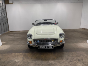 1968 MG Mgc - in White — image 2