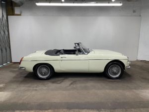 1968 MG Mgc - in White — image 3