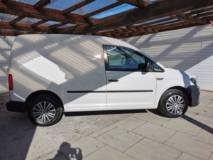 2017 Volkswagen Caddy 2.0 Tdi C20 Bluemotion Tech Startline in White — image 3