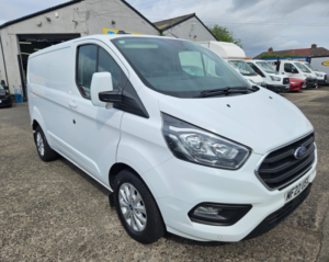 2022 Ford Transit Custom 2.0 Transit Custom Limited Van 300 L1 2.0l Ecoblue 130ps Fwd 6 Speed Manual in White — image 3